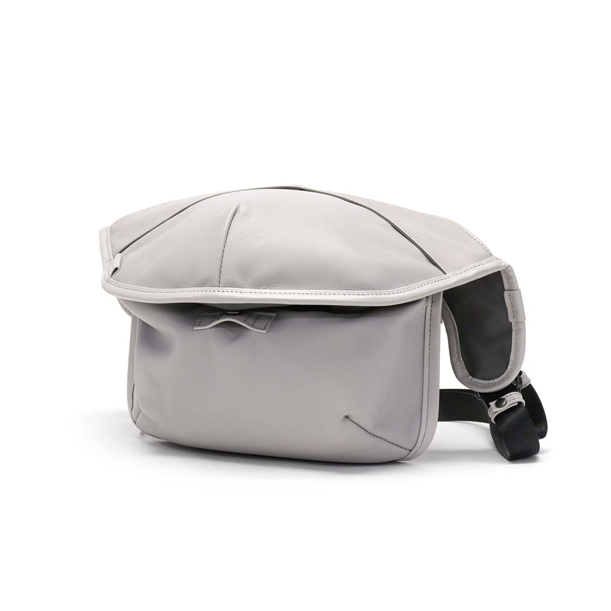Masterpiece 02870-l face leather ver. Shoulder Bag